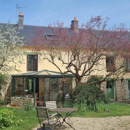 Les Berges De La Planchette Bed & Breakfast Yvignac-la-Tour Bagian luar foto