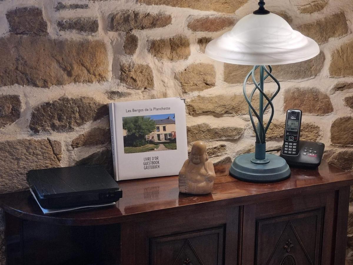 Les Berges De La Planchette Bed & Breakfast Yvignac-la-Tour Bagian luar foto