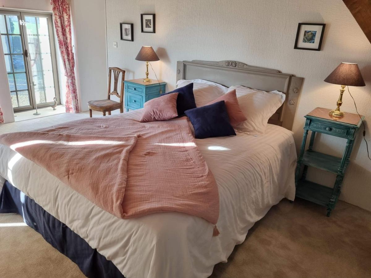 Les Berges De La Planchette Bed & Breakfast Yvignac-la-Tour Ruang foto