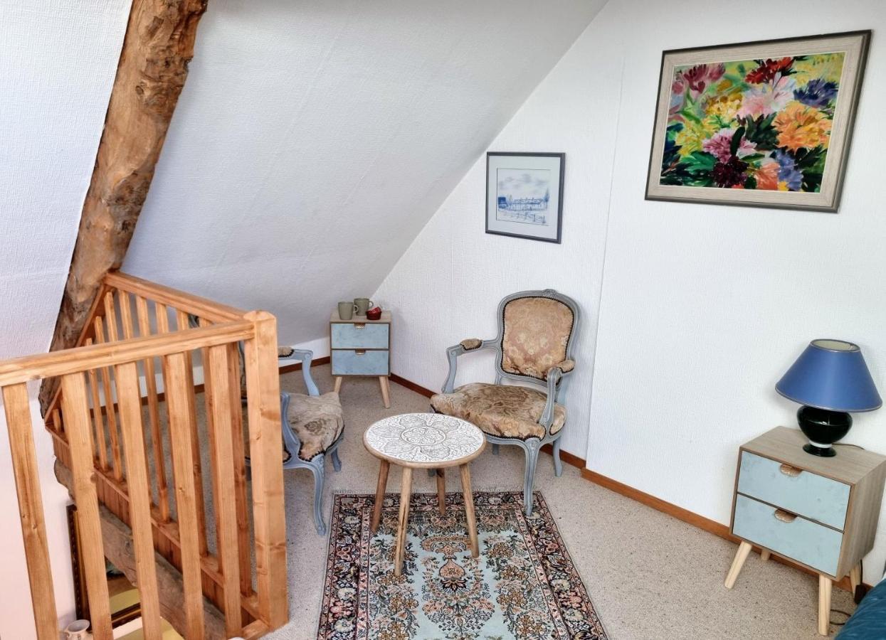 Les Berges De La Planchette Bed & Breakfast Yvignac-la-Tour Ruang foto