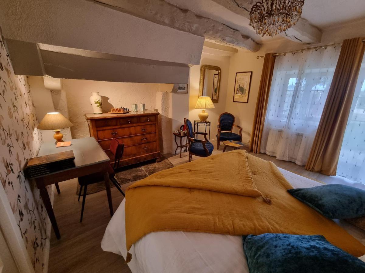 Les Berges De La Planchette Bed & Breakfast Yvignac-la-Tour Bagian luar foto