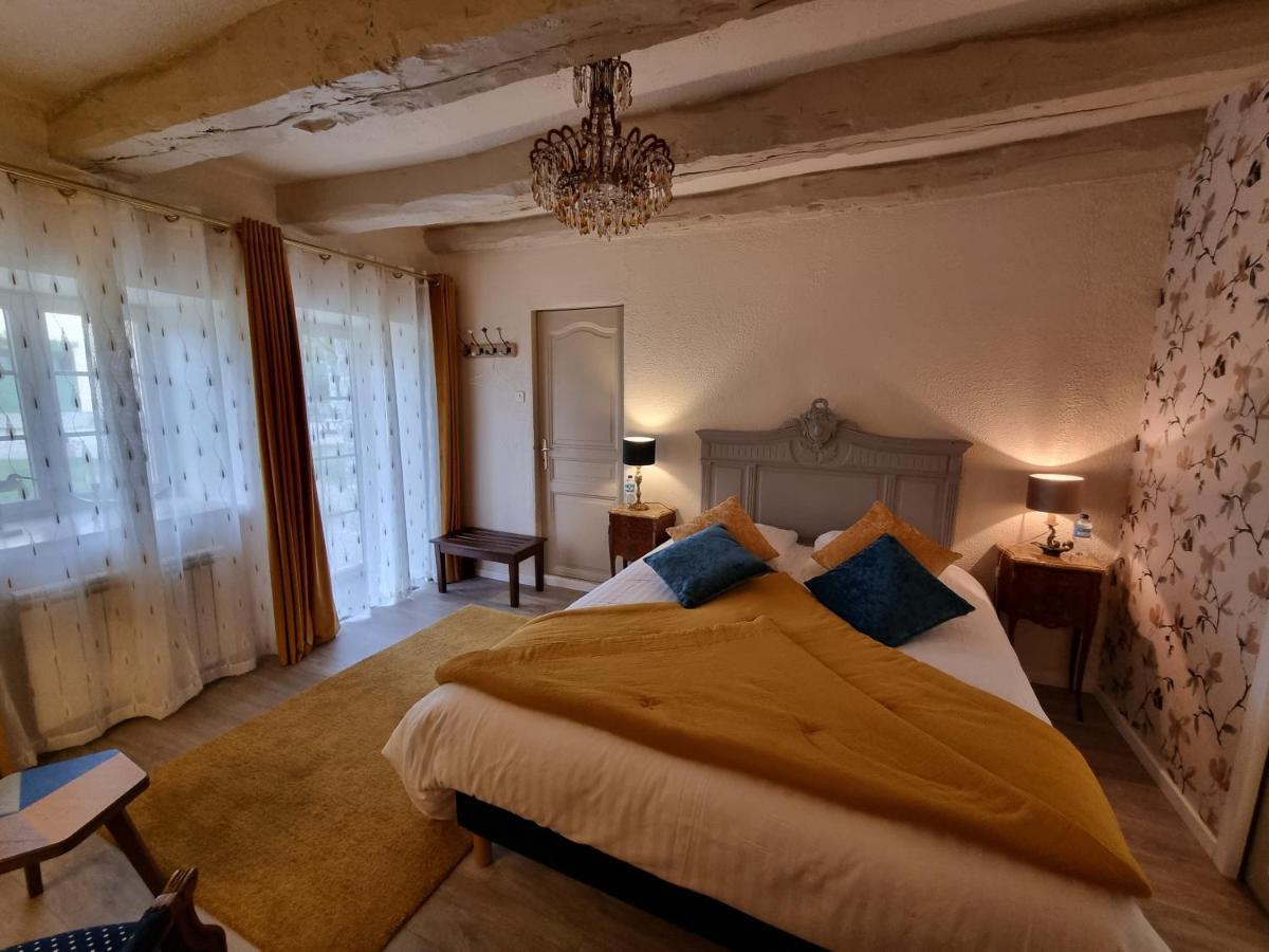 Les Berges De La Planchette Bed & Breakfast Yvignac-la-Tour Bagian luar foto