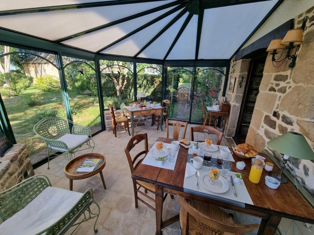 Les Berges De La Planchette Bed & Breakfast Yvignac-la-Tour Bagian luar foto