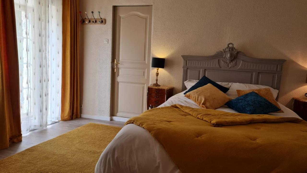 Les Berges De La Planchette Bed & Breakfast Yvignac-la-Tour Bagian luar foto