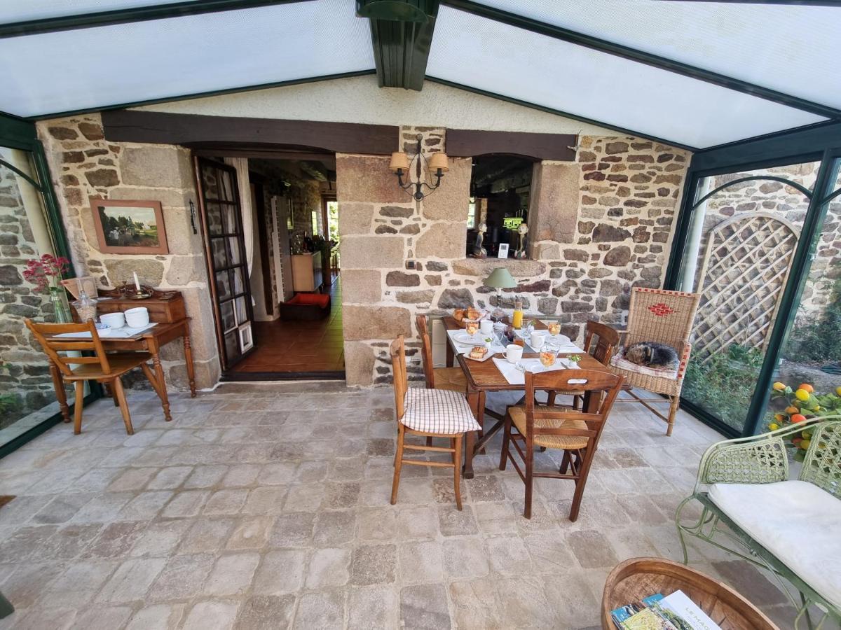 Les Berges De La Planchette Bed & Breakfast Yvignac-la-Tour Bagian luar foto